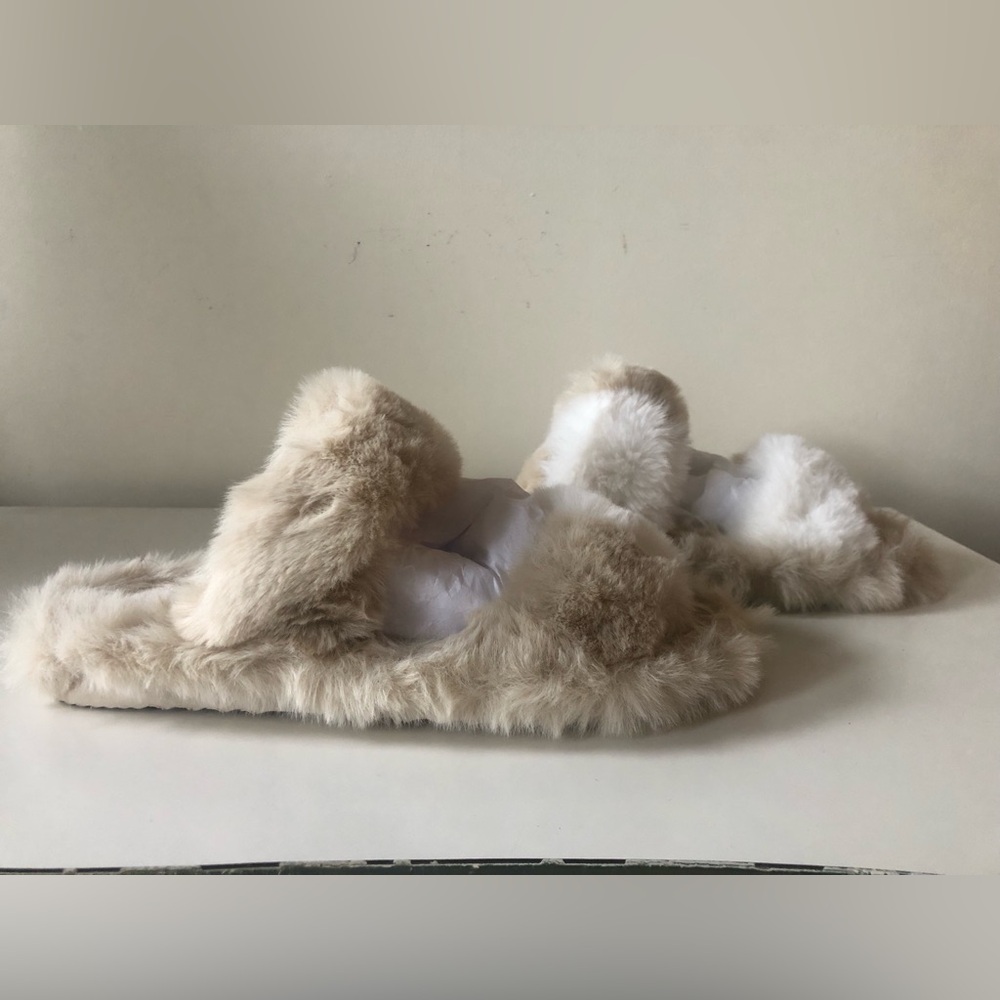 NWOT Apparis Vegan Ethical Fur Slides